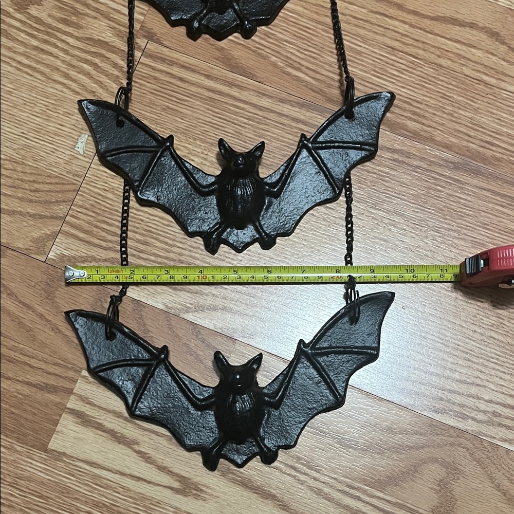 Black Bat Hanging Wall Decor - Triple Bat Garland - Picture 3 of 3